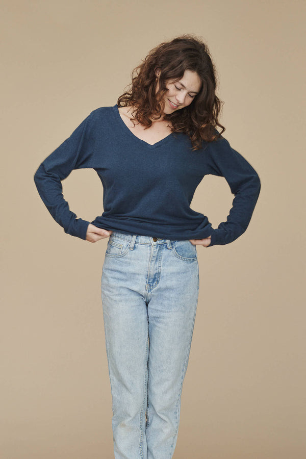 Finch Long Sleeve V-Neck | Jungmaven Hemp Clothing & Accessories / model_desc: Sydney is 5’7” wearing S