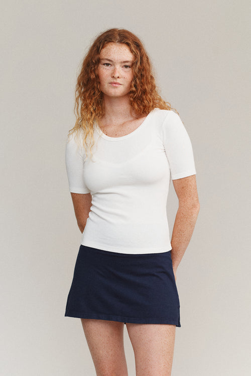 Paseo Long Sleeve Tee | Jungmaven Hemp Clothing & Accessories / model_desc: Sydney is  5’8” wearing Small