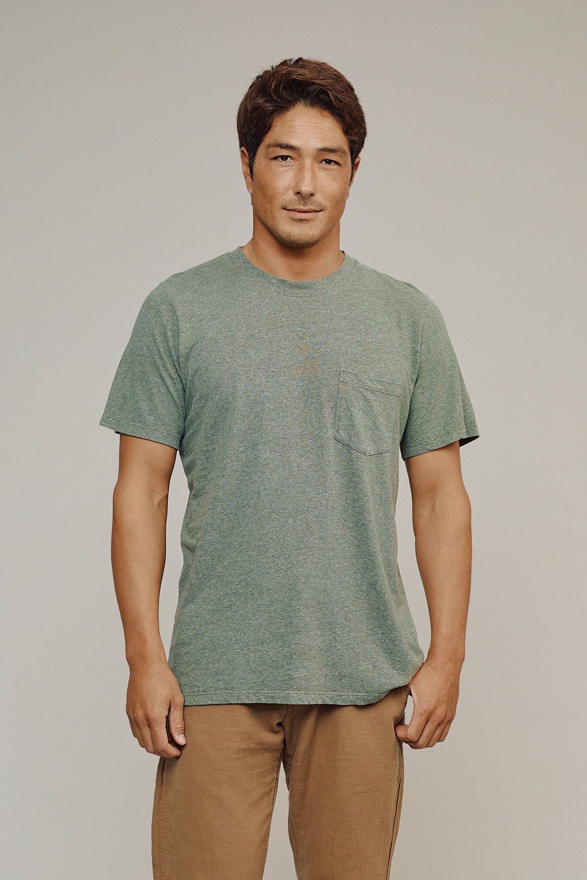 Heathered Jung Pocket Tee | Jungmaven Hemp Clothing & Accessories / model_desc: Jeff is 5’10” wearing Large