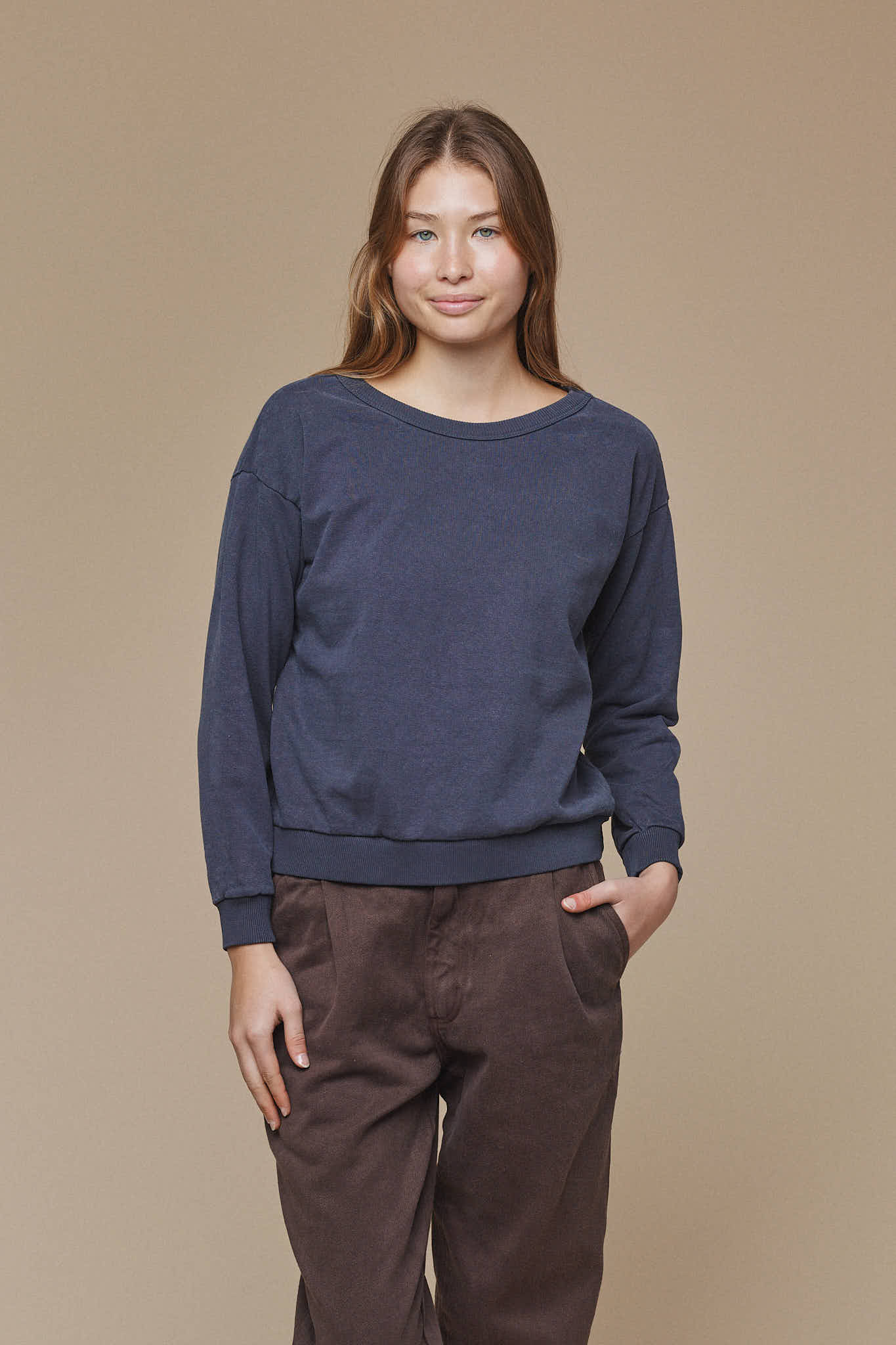 Laguna Cropped Sweatshirt | Jungmaven Hemp Clothing & Accessories / model_desc: Katriel is 5’9” wearing S