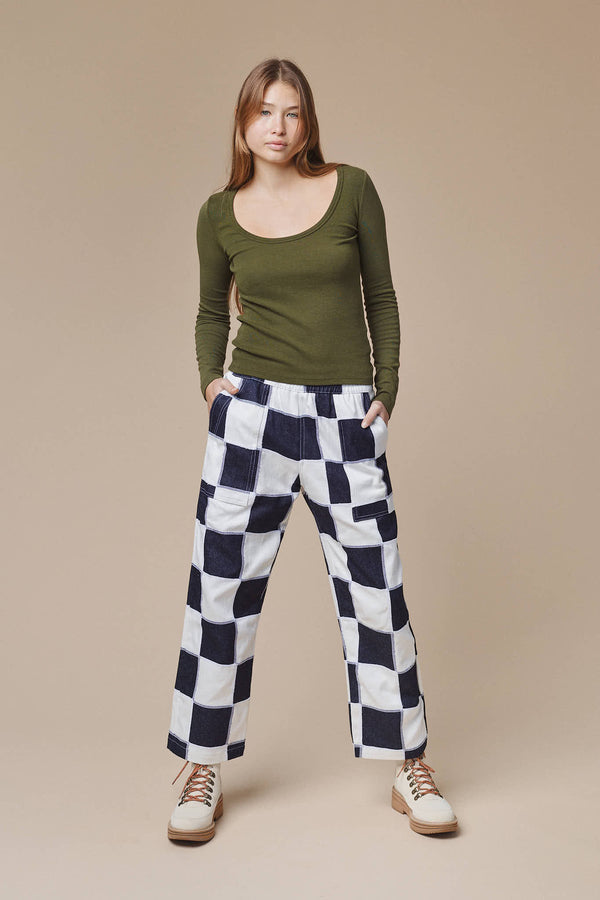 Upcycled Ocean Pant | Jungmaven Hemp Clothing & Accessories / model_desc: Katriel is 5’9” wearing S