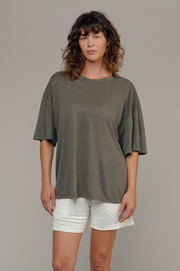 Buckeye 100% Everyday Hemp Tee | Jungmaven Hemp Clothing & Accessories / model_desc: Sydney is 5’8” wearing S