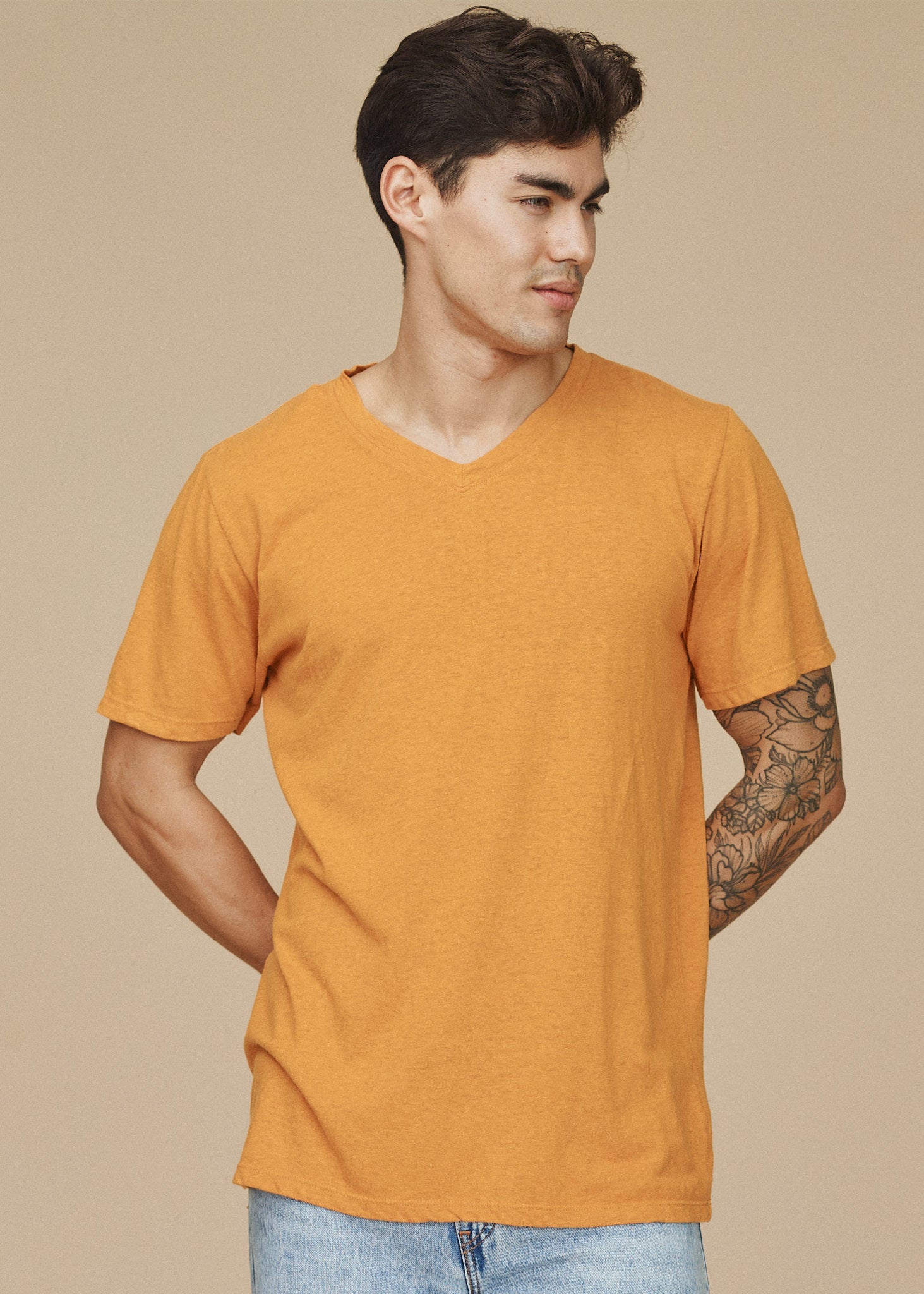 Chenga V-neck | Jungmaven Hemp Clothing & Accessories / model_desc: Henry is 6’0” wearing L